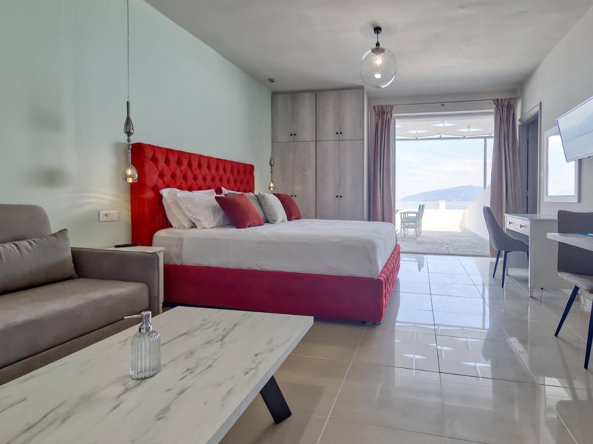 Epipleon Luxury Suites -102- Δωμάτιο 45Τμ Με Βεράντα 35Τμ Μπροστά Στη Θάλασσα Nafpaktos Ngoại thất bức ảnh