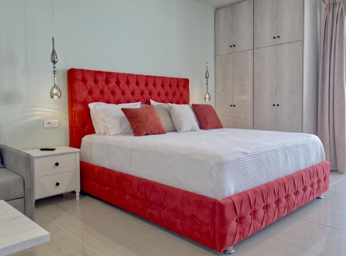 Epipleon Luxury Suites -102- Δωμάτιο 45Τμ Με Βεράντα 35Τμ Μπροστά Στη Θάλασσα Nafpaktos Ngoại thất bức ảnh
