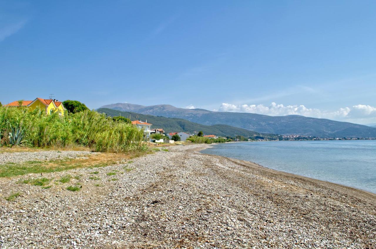Epipleon Luxury Suites -102- Δωμάτιο 45Τμ Με Βεράντα 35Τμ Μπροστά Στη Θάλασσα Nafpaktos Ngoại thất bức ảnh