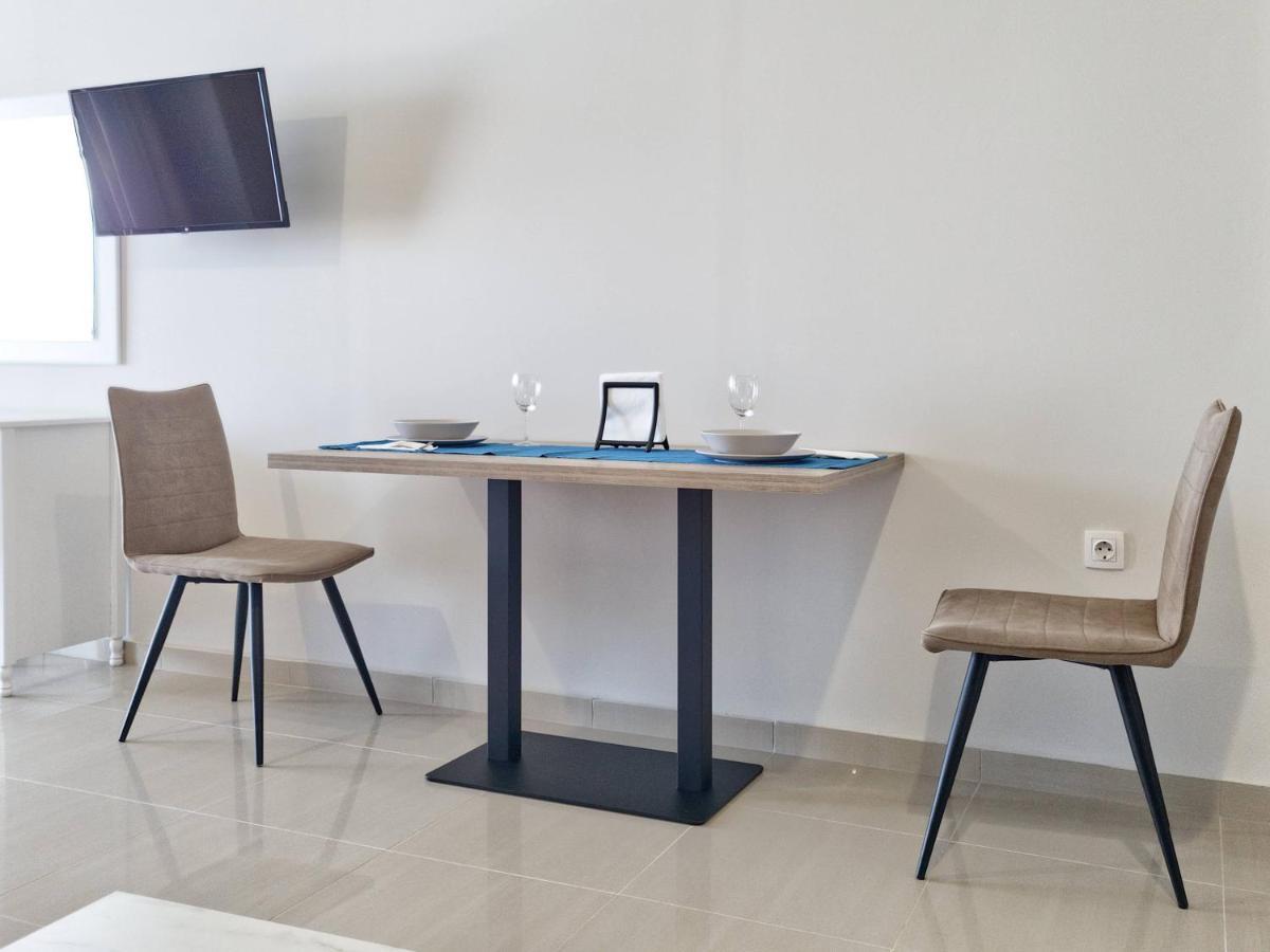 Epipleon Luxury Suites -102- Δωμάτιο 45Τμ Με Βεράντα 35Τμ Μπροστά Στη Θάλασσα Nafpaktos Ngoại thất bức ảnh